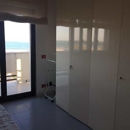 Attico Fronte Mare Apartment Pozzallo Bagian luar foto